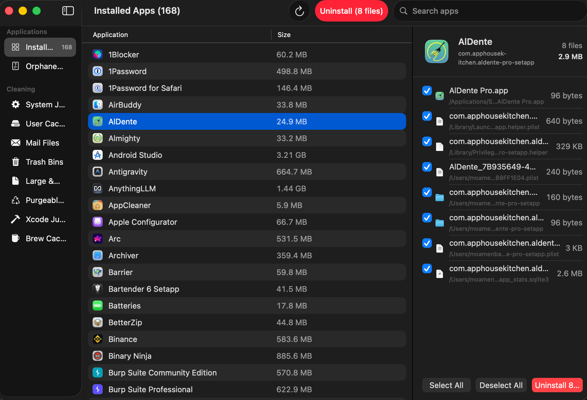 Capture d'écran de l'application PureMac sur macOS, montrant une liste de 168 applications installées avec leur taille, et le détail des 8 fichiers associés à l'application AlDente (2,9 MB) sélectionnée pour désinstallation.